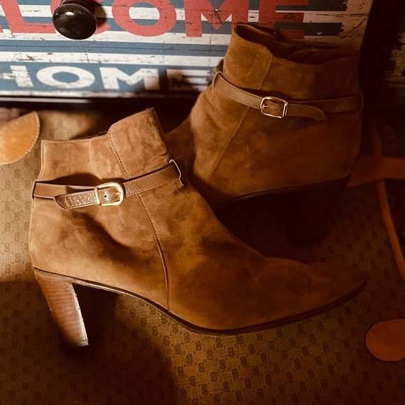 Gravati Luxury Suede Ankle Boots - Picture 2 of 8